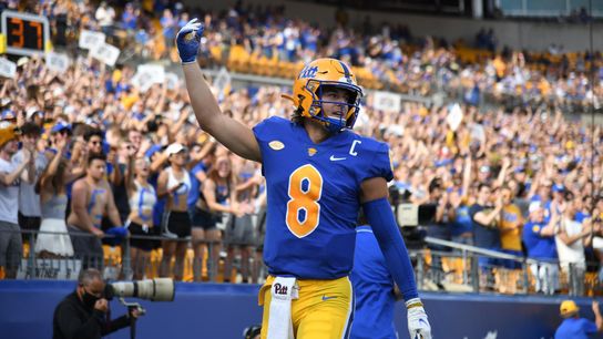 Teams Had The Audacity To Not Draft Steelers' Kenny Pickett Because They Were Scared Of His Small Hands (Kenny Pickett)